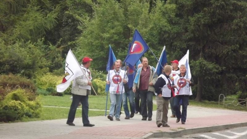 Protest przed zakładami Rokita w Brzegu Dolnym [ZDJĘCIA]