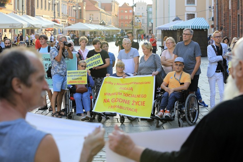 Protest niepełnosprawnych w Toruniu