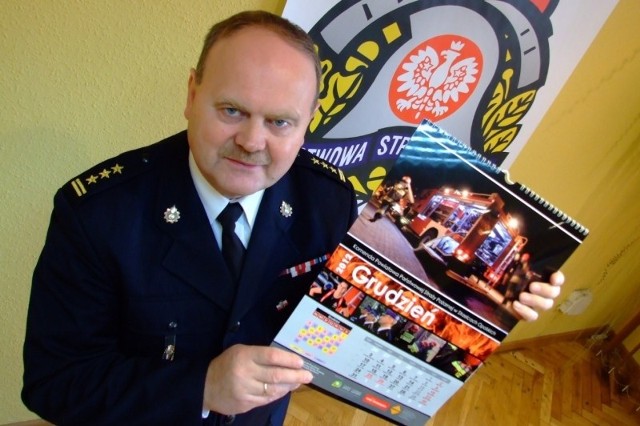 - Ten kalendarz to świetny sposób na promocję naszej straży - cieszy się Stefan Szłapa, komendant strzeleckiej PSP.