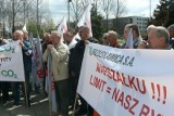 Gorąco przed siedzibą marszałka województwa. Protestują związkowcy z Trzuskawicy 