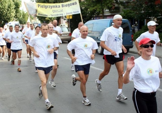 Biegowi pielgrzymi po raz trzynasty pobiegną z Rzesziwa i Tarnobrzega do Częstochowy.