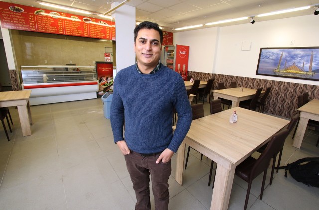 Qamar Abbas, właściciel lokalu Chaska Kebab & Grill