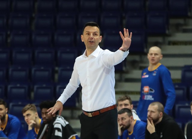 Trener Igor Milicić sprawdzi trzynastu zawodników