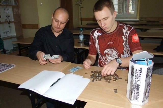 Koordynatorzy akcji w Nysie Paweł Sznajder i Marcin Janik z samorządu studenckiego liczą na hojność nysan.
