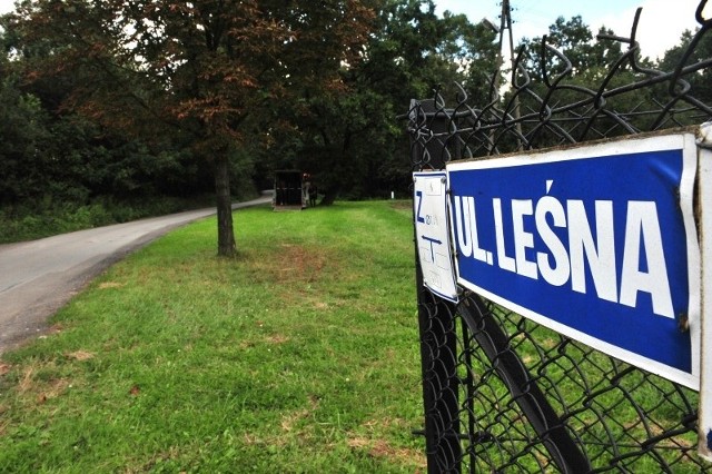 Ul. Leśna leży w rejonie rezerwatu Lisia Góra.