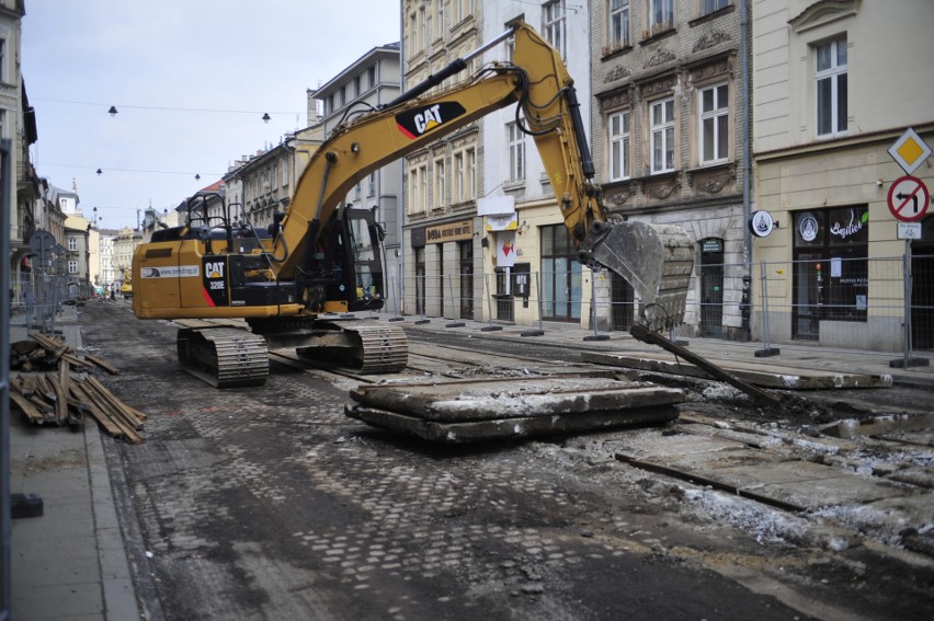 Trwa remont ulicy Krakowskiej. Zobacz, jak postępują prace [ZDJĘCIA]