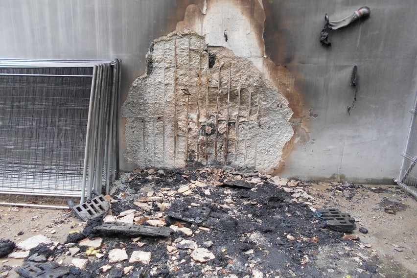 Mieszkaniec Grudziądza podłożył ogień pod ścianę stadionu. Grozi mu 5 lat więzienia
