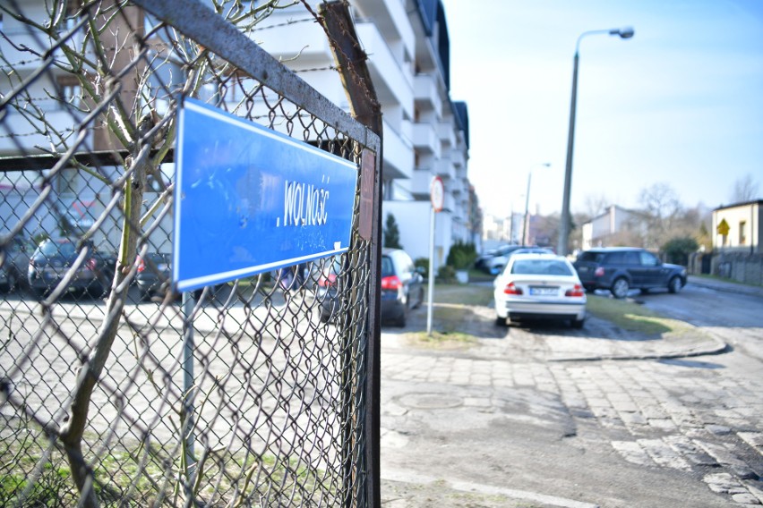 Ulica Wolność w Radomiu zostanie przebudowana. Aktalnie jej stan jest bardzo zły. Zobacz zdjęcia! 