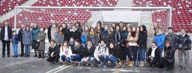 Włoszczowscy licealiści zwiedzili między innymi stadion narodowy, który bardzo im się podobał.