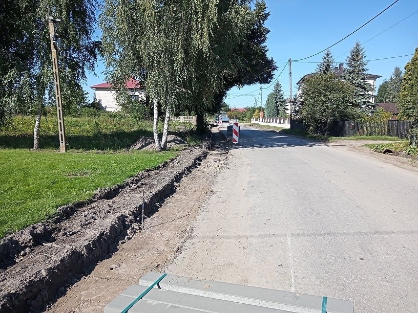 Rozpoczął się remont drogi powiatowej w gminie Sienno. Prace obejmą około kilometr jezdni
