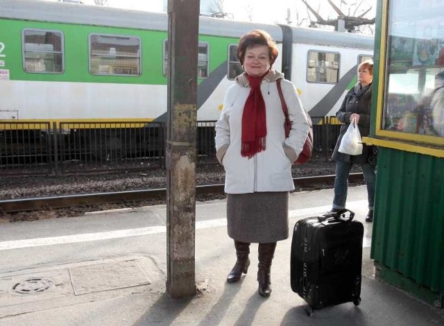 - Pociągami jeżdżę rzadko, wolę podróż autobusem. Jeśli będzie ich jeszcze mniej, całkowicie zrezygnuje z usług kolei &#8211; mówi Teresa Rudek, którą spotkaliśmy na radomskim dworcu PKP