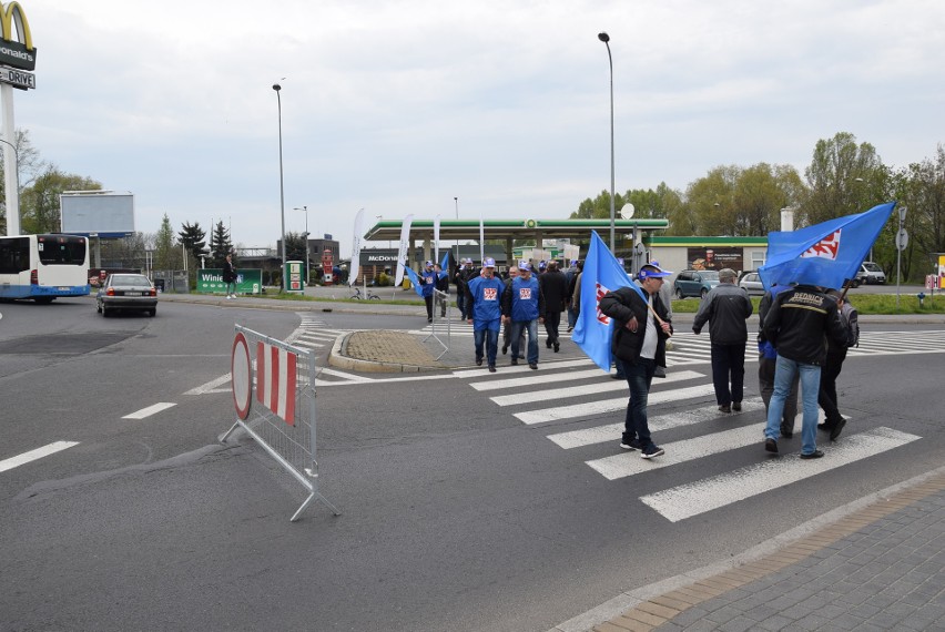 Trwa protest w Rybniku. Zablokowane centrum miasta! ZDJĘCIA