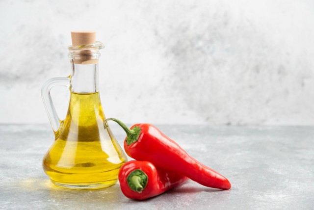 Włoska receptura na zdrowe i długie życie? Oliwa z oliwek z chili.
