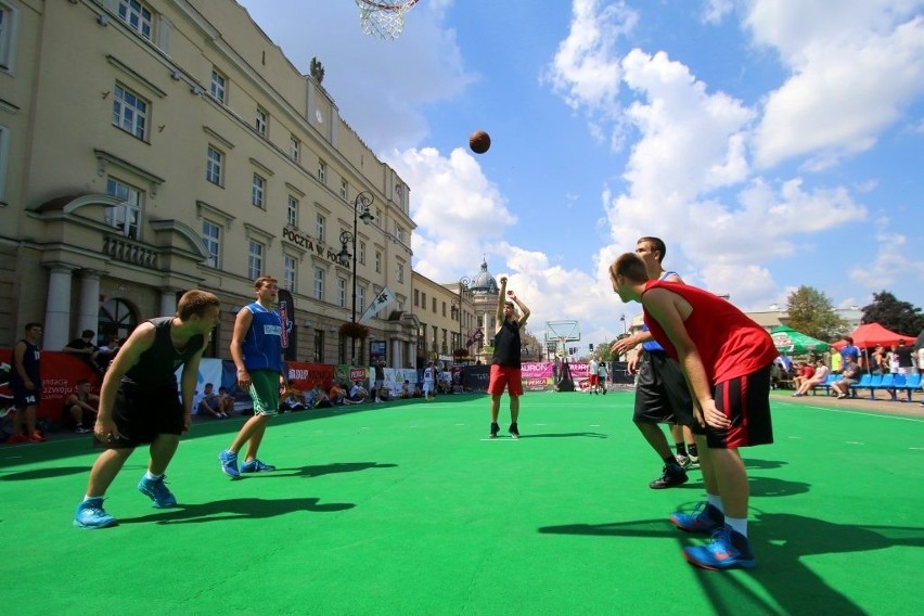 LBN Street Festival: Grali w koszykówkę na placu Litewskim (ZDJĘCIA, VIDEO)