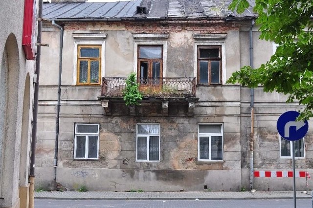 Kamienica przy ulicy Dzikiej została prowizorycznie zabezpieczona. Co dalej, jeszcze nie wiadomo.