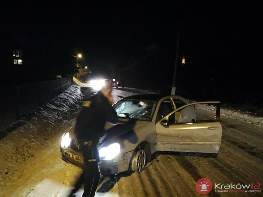 Alwernia. 21-letni kierowca w policyjnym areszcie. Był pod wpływem narkotyków. Policjant nadal w szpitalu 