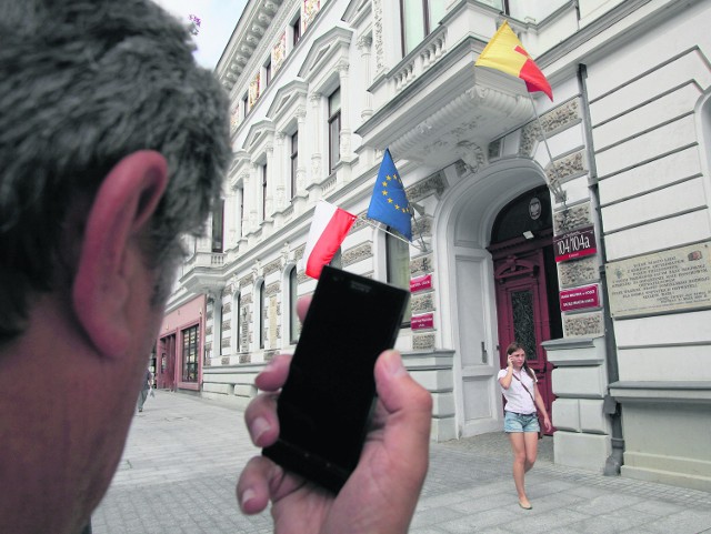 Urzędnicy, pracujący w magistracie przy Piotrkowskiej, nie obciążają rozmowami służbowymi budżetu miasta. Ich średnie rachunki to 16,37 zł.