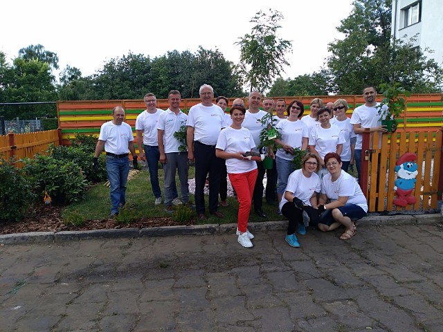 Tarnowskie Góry są drugim miastem, w którym Fundacja Veolia Polska w ramach wolontariatu pracowniczego zrealizowała projekt Zielone Podwórka Veolii.