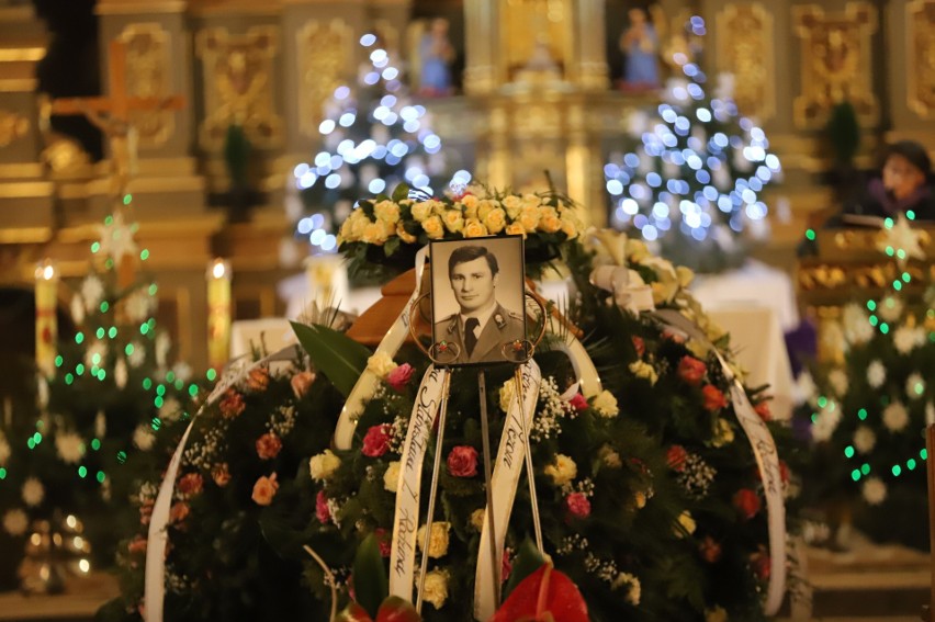 W Piekoszowie odbył się pogrzeb Czesława Ozimka, byłego...