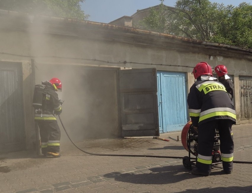 Wrocław: Pożar garażu w centrum miasta (ZDJĘCIA)