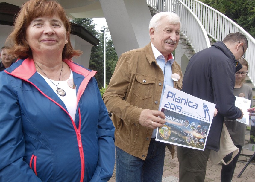 Odkryj Beskid Wyspowy. 53 złote rysie na Miejskiej Górze. W niedzielę szczyt zdobyło ponad 700 turystów