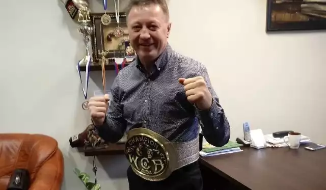 Janusz Jarema jeszcze niedawno występował w turnieju "White Collar Boxing".