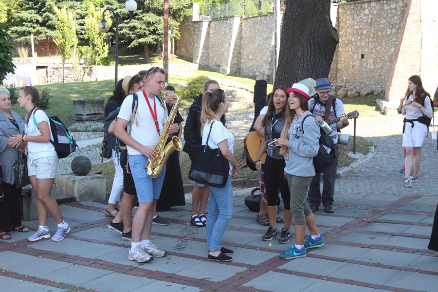 Będzin: pielgrzymka wyruszyła na Jasną Górę ZDJĘCIA