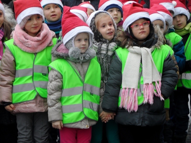 Święty Mikołaj spotkał się z dziećmi z częstochowskich szkół...