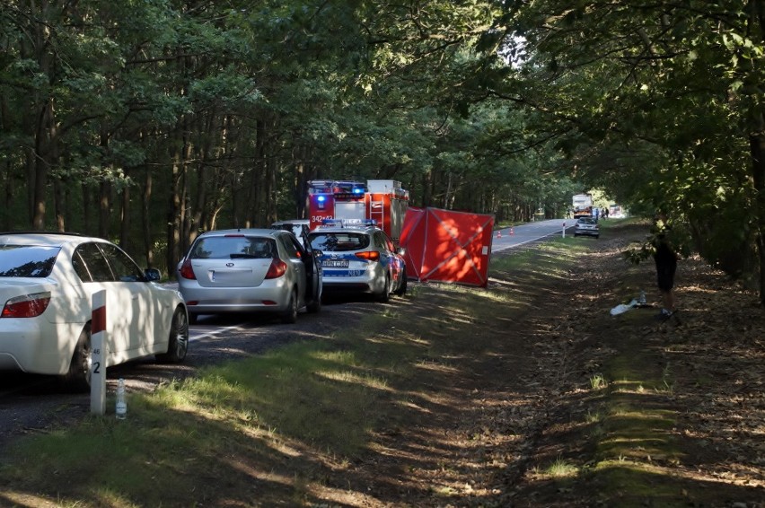 33 letni kierujący pojazdem ciężarowym (Volvo z naczepa),...