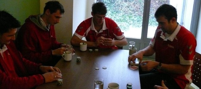 Pokerowa ekipa, od lewej, Patryk Kuchczyński, Krzysztof Lijewski, Tomasz Rosiński, Daniel Żółtak i niewidoczny Marcin Lijewski.