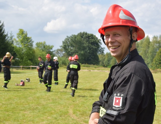 Tomasz Kruszyna, tym razem w mundurze strażackim