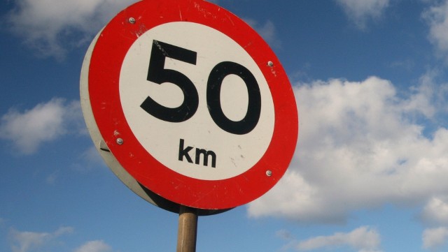 Od marca 2021 r. ograniczenie prędkości do 50 km/h na alejach Grunwaldzkiej i Zwycięstwa