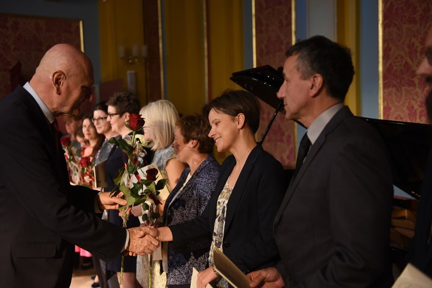 Toruń. Wręczenie nagród z okazji Dnia Nauczyciela. Zobaczcie zdjęcia!