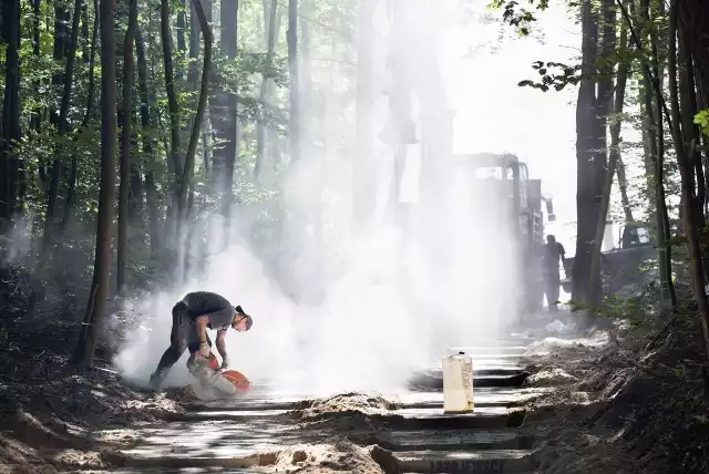 W czwartek na drodze do Leśnego Kota trwały kolejne prace. 