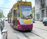 Tramwaje na Gdańskiej muszą zwalniać przez przerwę w torach 