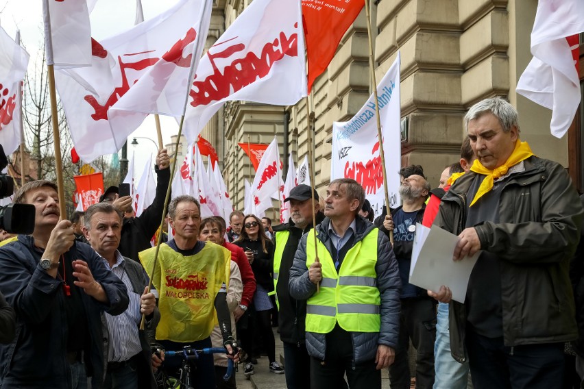 Kraków. Związkowcy domagają się "piątki Solidarności"