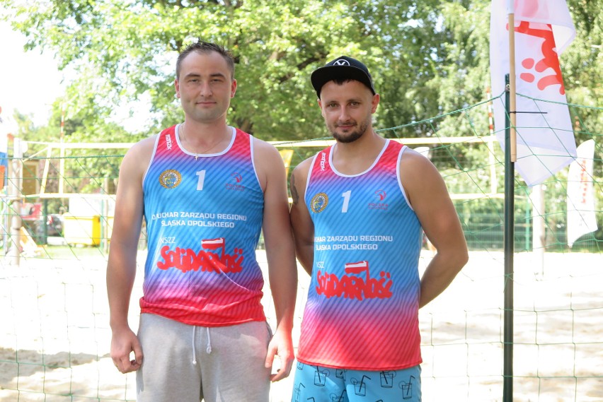W Opolu odbył się turniej siatkówki plażowej dla członków...