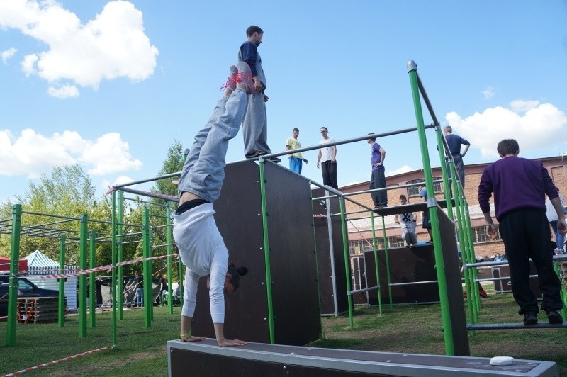 Ul. Węglowa. Centrum Sportów Miejskich. Ogólnopolskie zawody parkour (zdjęcia, wideo)