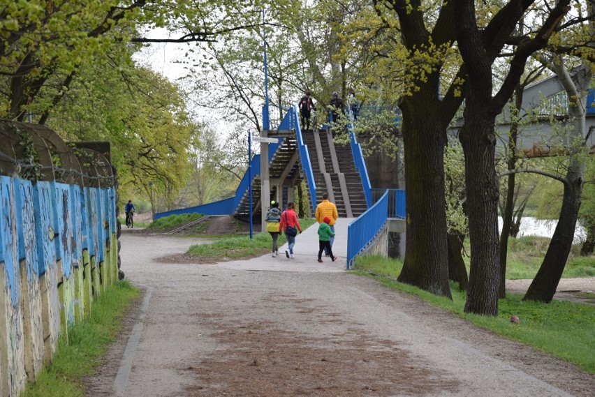 Nie dojdziesz do zoo od ul. Na Grobli. Rusza remont kładki