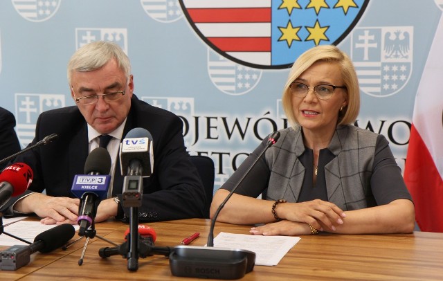 Stosowne dokumenty podpisali marszałek Andrzej Bętkowski i wicemarszałek Renata Janik