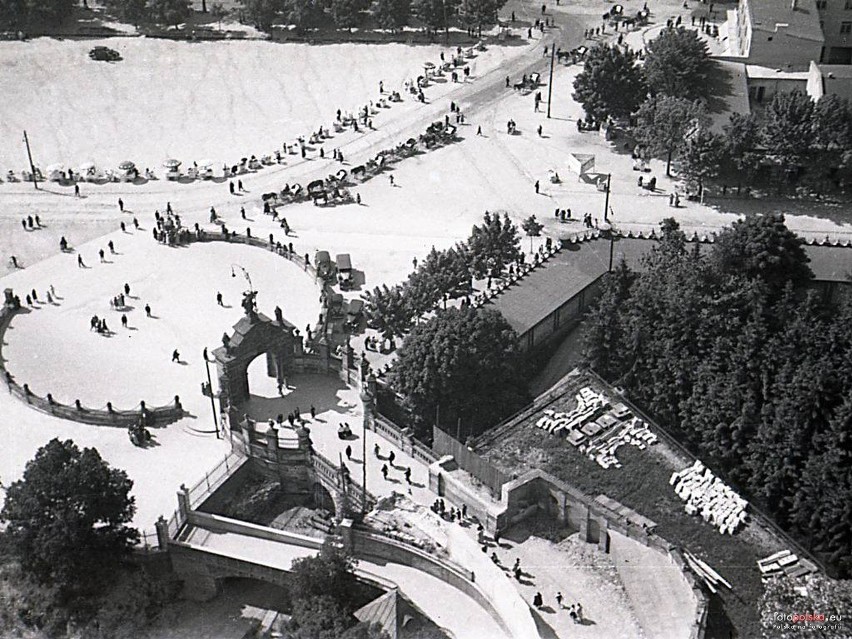 Sanktuarium Matki Bożej Częstochowskiej na Jasnej Górze › Brama Lubomirskich 1939r.