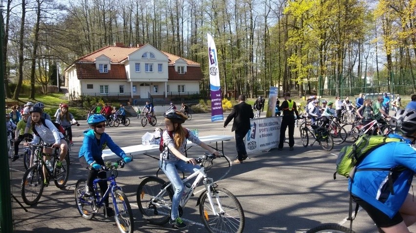 X Mikołowski rodzinny rajd rowerowy. Uczestnicy już wyruszyli [ZDJĘCIA]