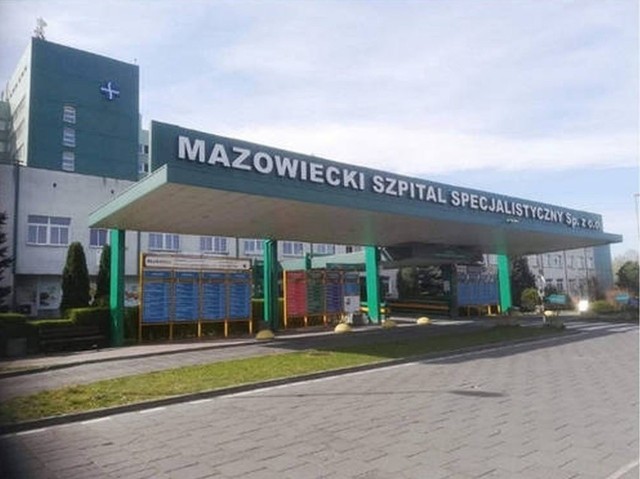 Mazowiecki Szpital Specjalistyczny ograniczył odwiedziny, w szpitalu jest ponad 50 pacjentów zakażonych koronawirusem.