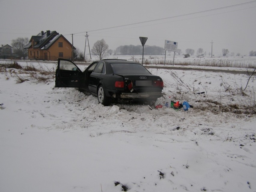 Wypadek na drodze krajowej nr 22 w okolicy Kończewic [ZDJĘCIA]. Trzy osoby ranne
