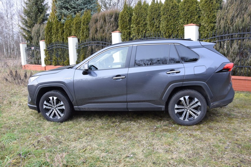 Toyota deklaruje, że RAV4 2.5 Hybrid o łącznej mocy 222 KM i...