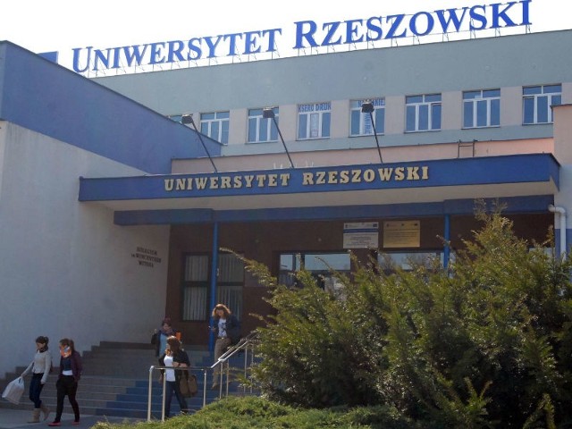 Uniwersytet Rzeszowski chce się skoncentrować w czterech miejscach: na Zalesiu, przy al. Rejtana, ulicach Cichej i Jałowego. Resztę budynku ma zamiar wyprzedać.