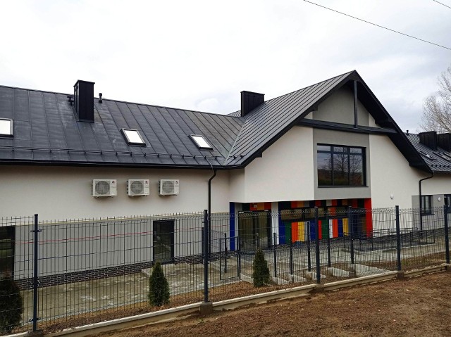 Rozbudowane przedszkole w Wiśniowej pomieści także oddział żłobkowy