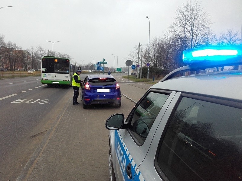 Policjanci z Wydziału Ruchu Drogowego Komendy Miejskiej...