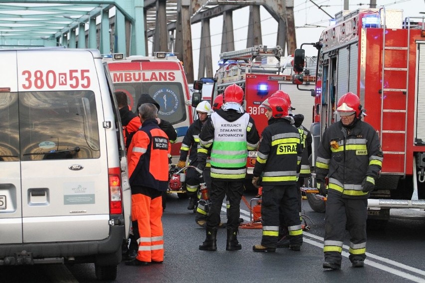 Zderzenie busa z ciężarówką na krajowej trasie w Nagnajowie. Są ranni