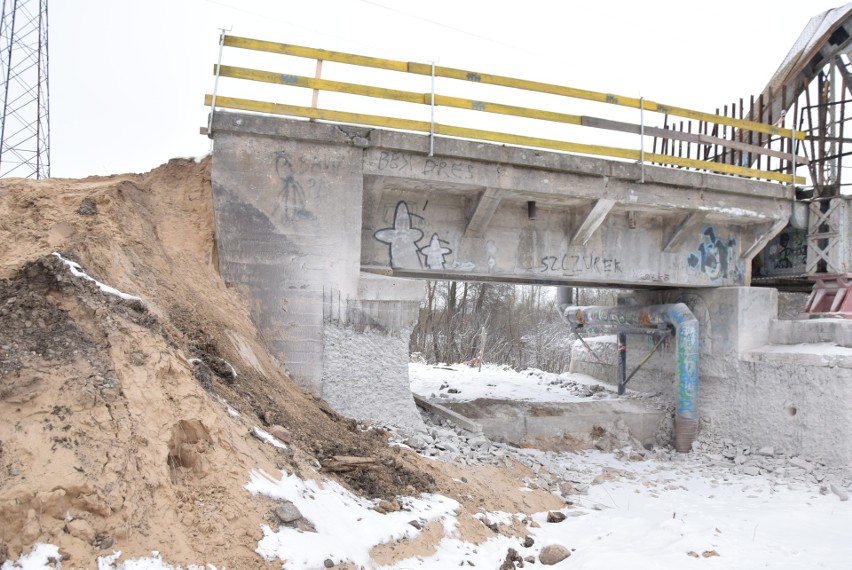 Ostrołęka. Budowa linii kolejowej do Chorzel ruszy w II kwartale 2021 roku. Jak będzie wyglądał nowy most? 25.02.2021. Zdjęcia